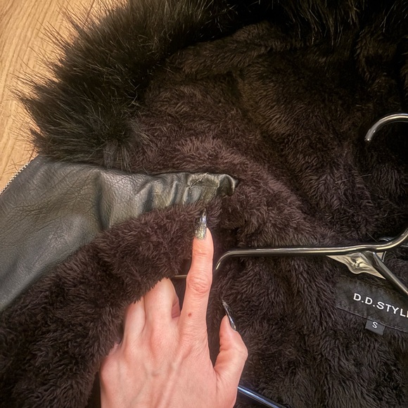 Black Faux Fur Trimmed Women's Coat - Picture 7 of 7